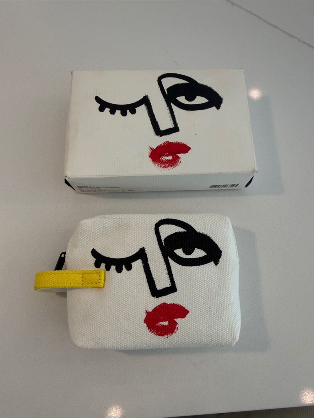 MAC Julie Verhoeven - Illustrated Lip Bag
